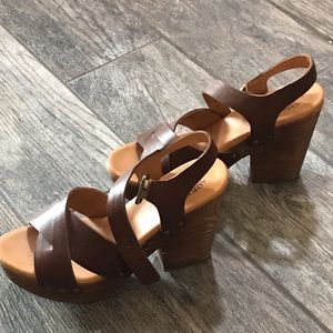 Gently worn Kork Ease brown platform sandals